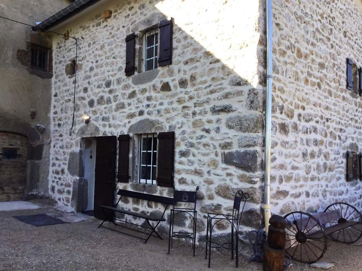 Holiday home Maison Charmante A Lanarce Avec Vue Sur La Montagne, Jacuzzi.