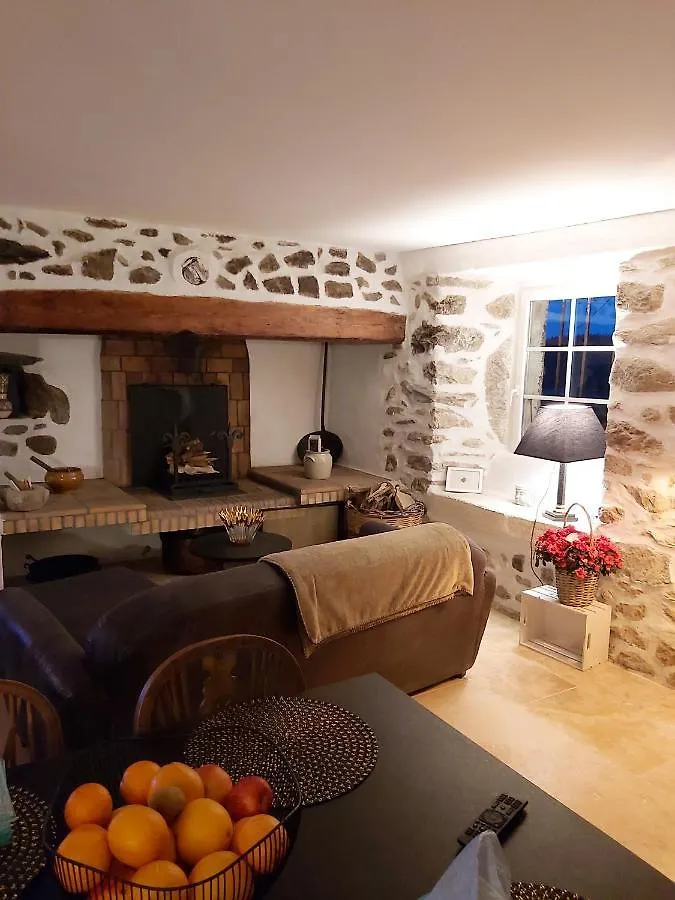 Maison Charmante A Lanarce Avec Vue Sur La Montagne, Jacuzzi.