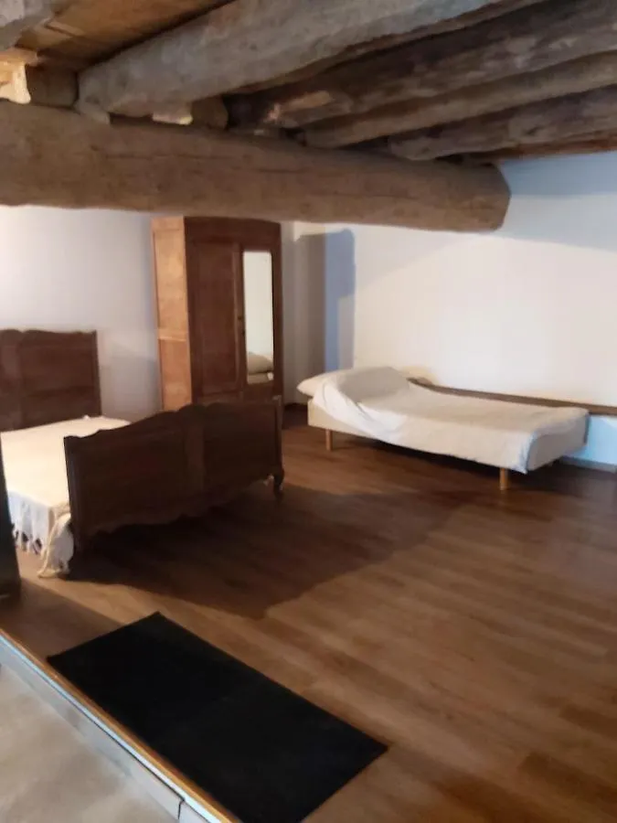Holiday home Maison Charmante A Lanarce Avec Vue Sur La Montagne, Jacuzzi.