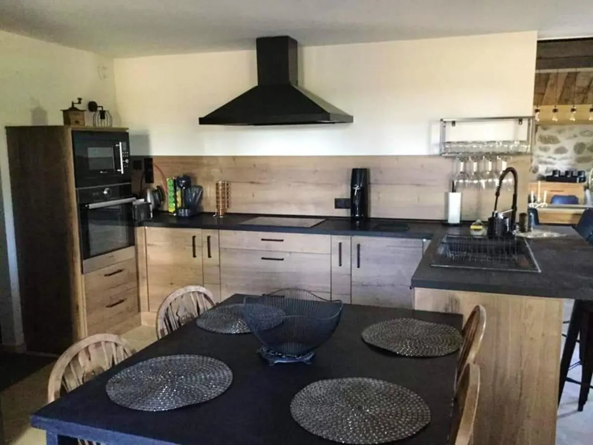 Holiday home Maison Charmante A Lanarce Avec Vue Sur La Montagne, Jacuzzi. France