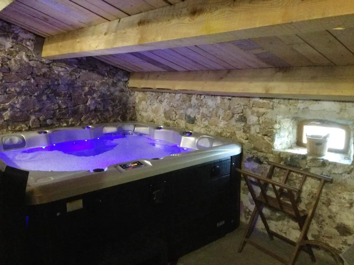 Maison Charmante A Lanarce Avec Vue Sur La Montagne, Jacuzzi. 0*,