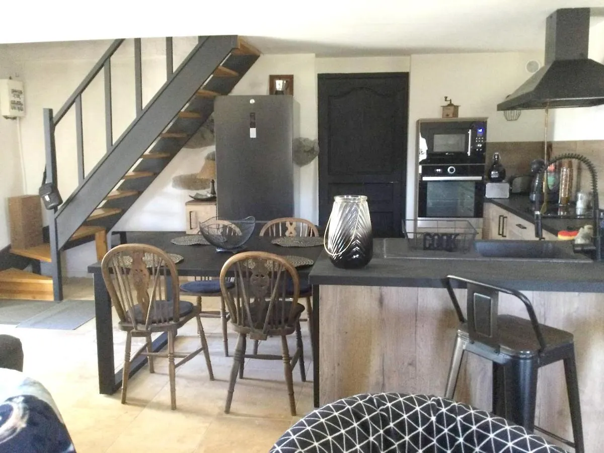 Maison Charmante A Lanarce Avec Vue Sur La Montagne, Jacuzzi. Prázdninový dům